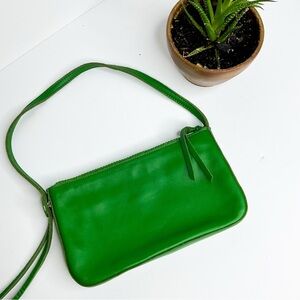 Vintage GAP Kelly Green Soft Supple Leather Wristlet 90s Y2K Clutch Bag